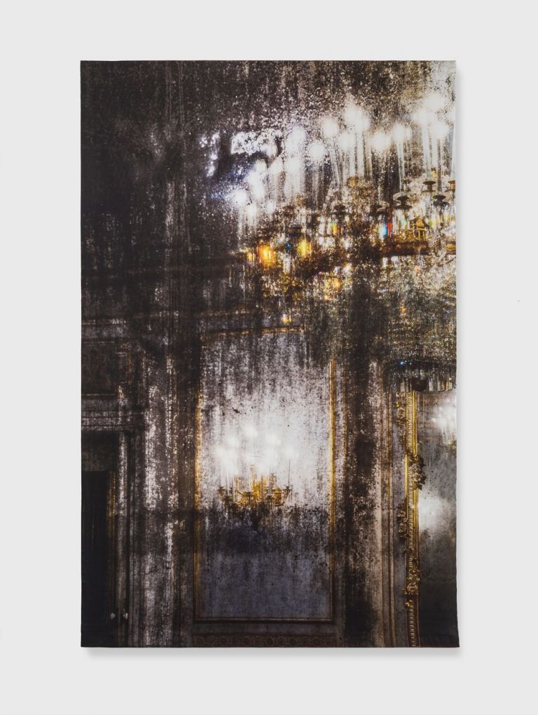 Elisa Sighicelli, Untitled (9178), 2018, 214 x 143 cm, fotografia stampata su raso