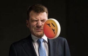 Emotigun, la fionda spara-emoticon di Tadas Maksimovas