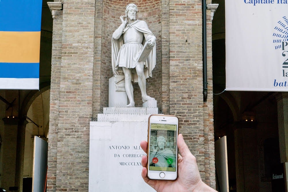 Taking Teens. Le statue di Parma prendono vita grazie a un progetto didattico