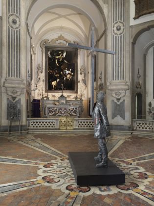 Pio Monte della Misericordia ”Jan Fabre. L’uomo che sorregge la croce ". © Luciano Romano