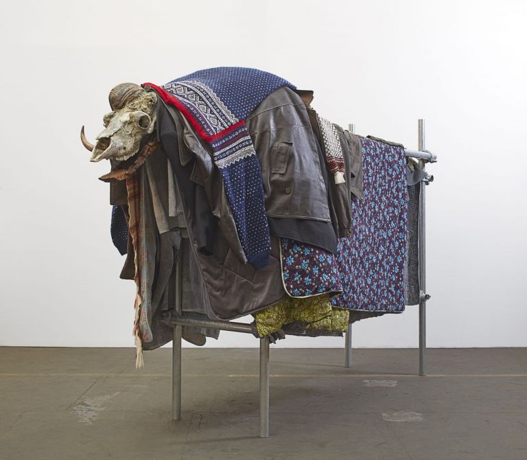 Jimmie Durham, Musk Ox, 2017.  Photo Nick Ash. Courtesy l’artista & kurimanzutto, Città del Messico New York