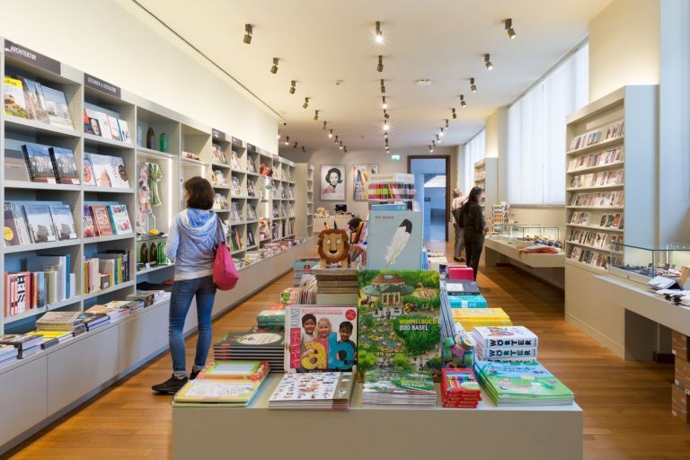 Kunstmuseum Basel _ Hauptbau - Bookshop. Photo credits Kunstmuseum Basel, Julian Salinas