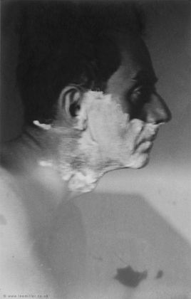 Lee Miller, Man Ray Shaving © Lee Miller Archives England 2018. All Rights Reserved. www.leemiller.co.uk