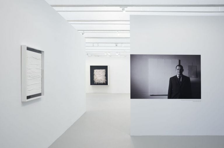 Piero Manzoni. Materials of his Time. Installation view at Hauser & Wirth, New York 2019. Photo Thomas Barratt © Fondazione Piero Manzoni, Milano. Courtesy the artist and Hauser & Wirth