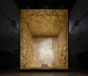 Morte e oro. James Lee Byars a Venezia