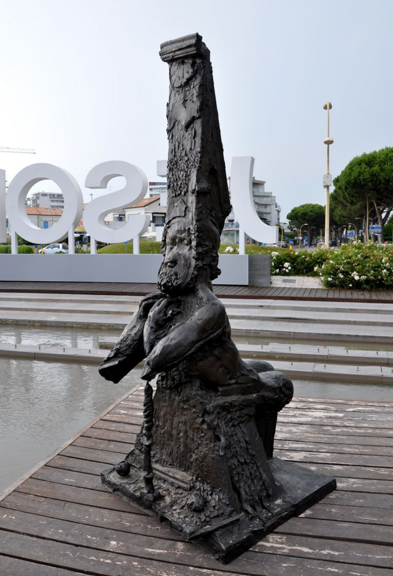 Augusto Perez, Kronos, Jesolo, piazza Drago, ph. Marta Santacatterina