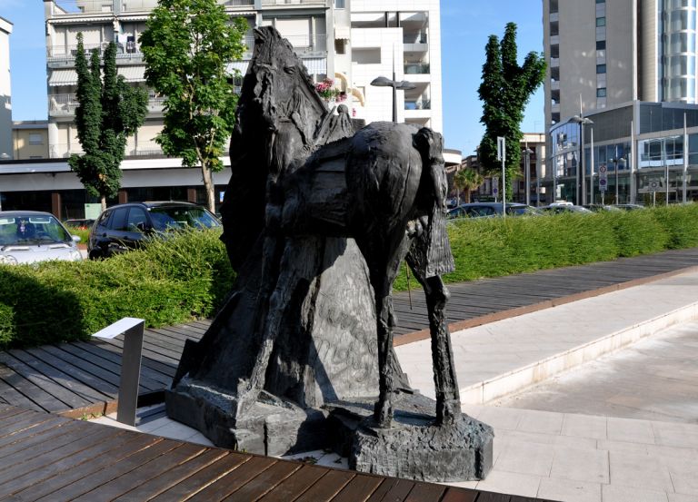 Augusto Perez, Terrae Motus, Jesolo, piazza Drago, ph. Marta Santacatterina