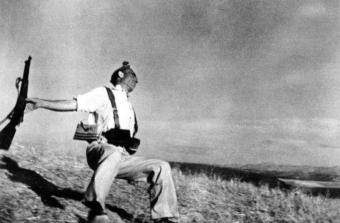 Robert Capa, Il miliziano