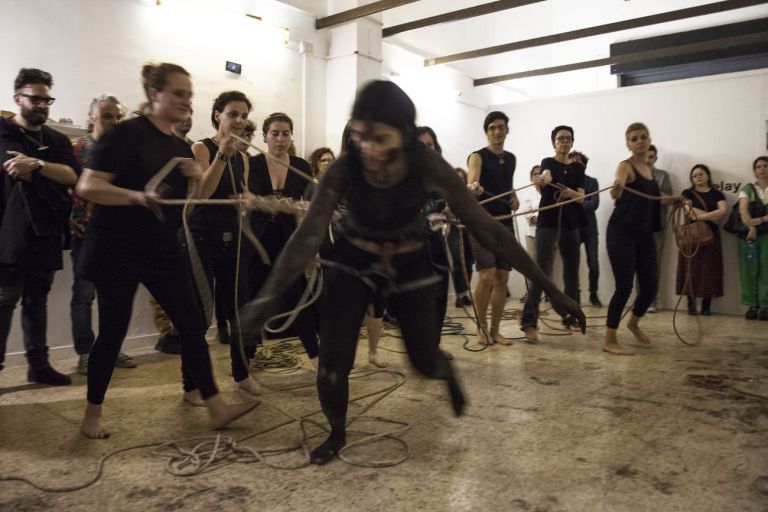 Baseera Khan, Belay. Performance presso PIA Studio, Lecce 2019