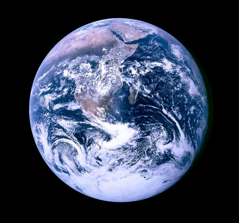 Blue Marble, la fotografia della Terra scattata il 7 dicembre 1972 da Harrison Schmitt dall'Apollo 17. Courtesy NASA
