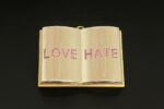Chiara Dynys, Love Hate, 2019, pendente