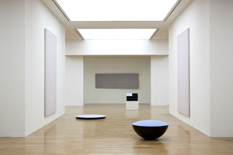 Ettore Spalletti. Exhibition view at GAM – Galleria Civica d'Arte Moderna e Contemporanea, Torino, 2014. Photo credits Werner J. Hannappel