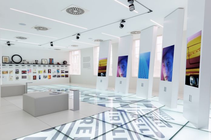 Fondazione Pirelli, Totem