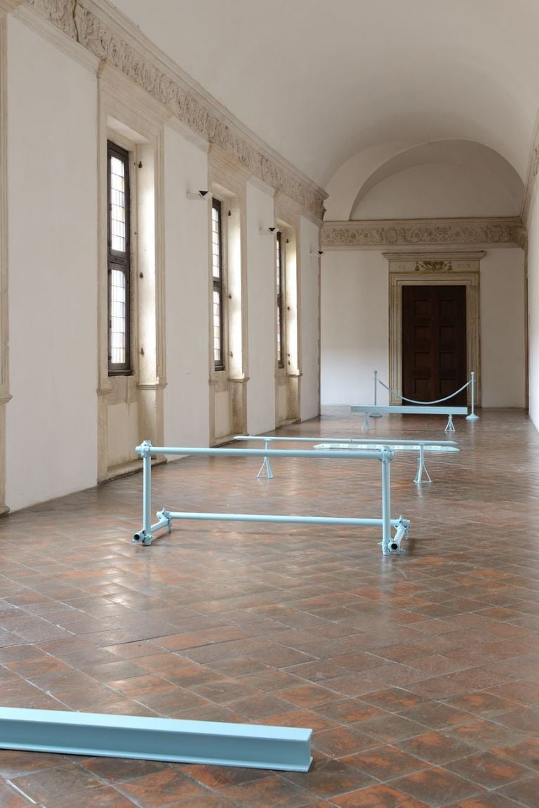 Giovanni Termini, Ostacoli, 2019. Installation view at Galleria delle Marche, Palazzo Ducale, Urbino 2019. Photo Michele Sereni