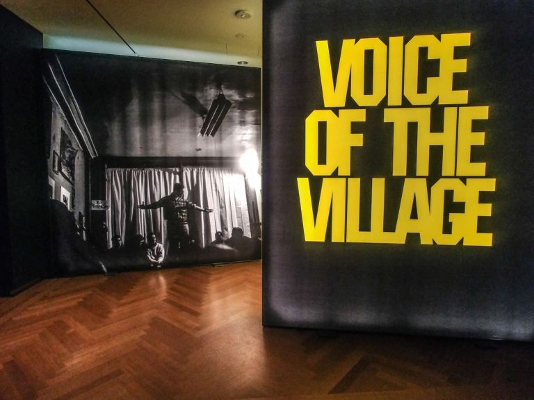 L’ingresso alla mostra Voice of the Village al Museum of the City of New York. Photo Maurita Cardone