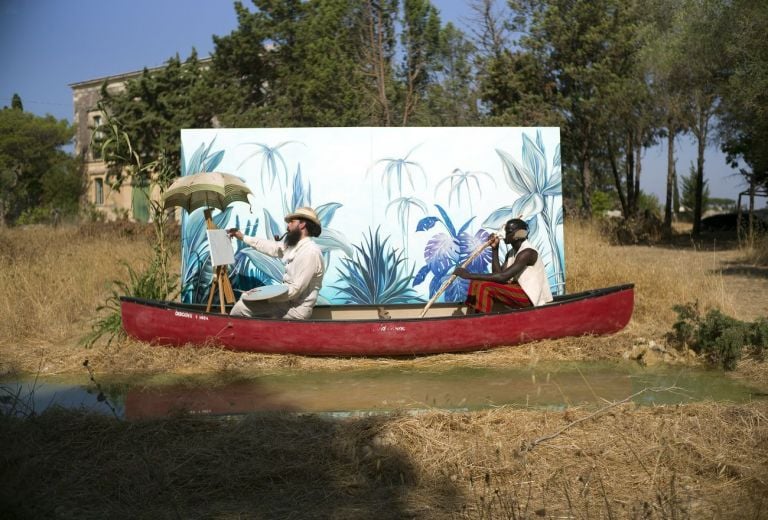 Luigi Presicce, L'atelier sur l'herbe, 2017, performance per 12 spettatori occasionali. Fondazione Lac o le Mon, San Cesario di Lecce, Lecce. Fotografia Luigi Negro. Courtesy l'artista