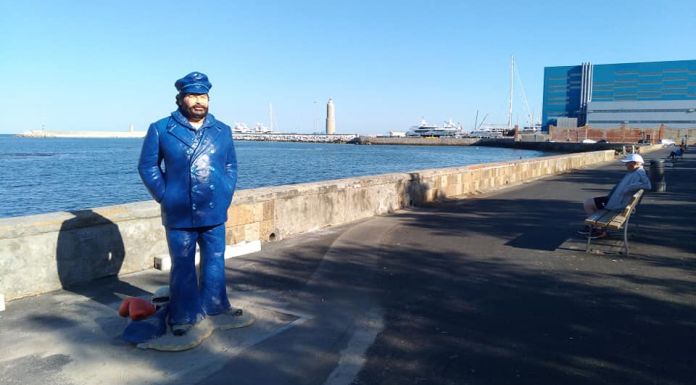 La statua di Bud Spencer sul lungomare di Livorno
