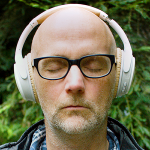 Musica per dormire: Moby pubblica il suo nuovo album ambient su Calm, app per la meditazione