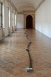 Paolo Icaro, Linea di equilibrio, 2011. Installation view at Galleria delle Marche, Palazzo Ducale, Urbino 2019. Photo Michele Sereni