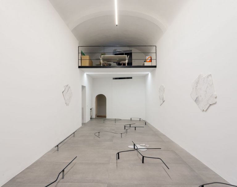 Vasilis Papageorgiou. It's 2 a.m. I am spilling it. Installation view at UNA, Piacenza 2019. Photo credits Marco Fava. Courtesy UNA & the artist