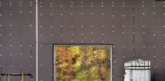 Building Magazzino: 20 ottobre 2016, Archival pigment print. Fotografia di Marco Anelli © 2017 Courtesy Magazzino Italian Art Foundation, Cold Spring NY