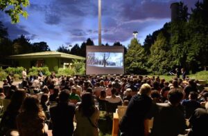 Scendi c’è il cinema. A Milano i film si vivono nei cortili dei quartieri periferici