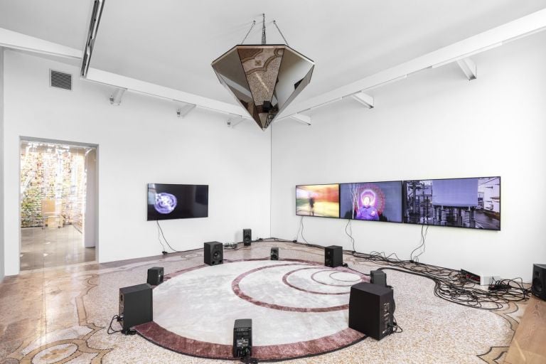 Haroon Mirza, Beyond the Wave Epoch, 2019. Multimedia installation. Installation View, Time, Forward!. Photo: Delfino Sisto Legnani e Marco Cappelletti