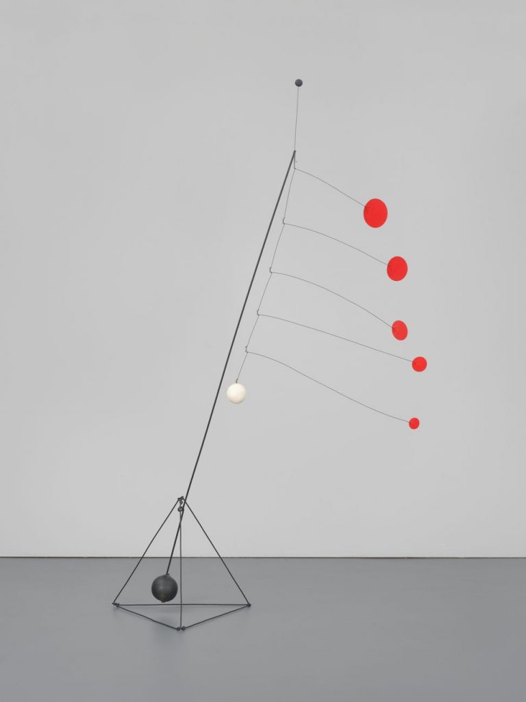 Alexander Calder, Object with Red Discs, 1931, painted steel rod, wire, wood, and sheet aluminium, 87 2/5 " x 52" x 24 2/5". Whitney Museum of American Art, New York © 2019 Calder Foundation, New York / ADAGP, Paris