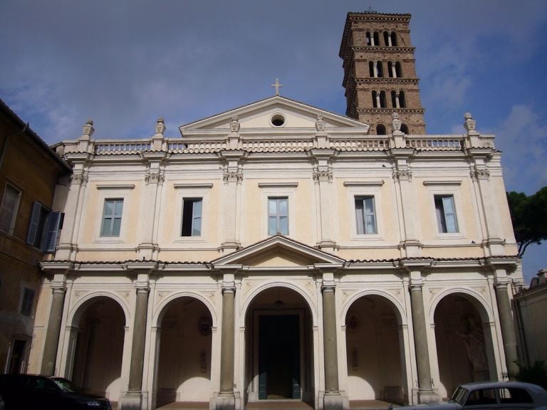 Eccezionale rinvenimento di affresco medievale a Sant’Alessio a Roma. Ma si conosceva già da anni