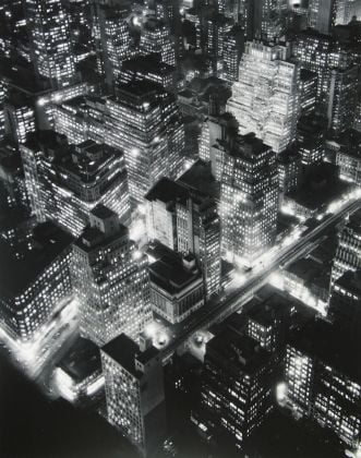 Berenice Abbott, Nightview, New York, 1932 ©Berenice Abbott/Getty Images