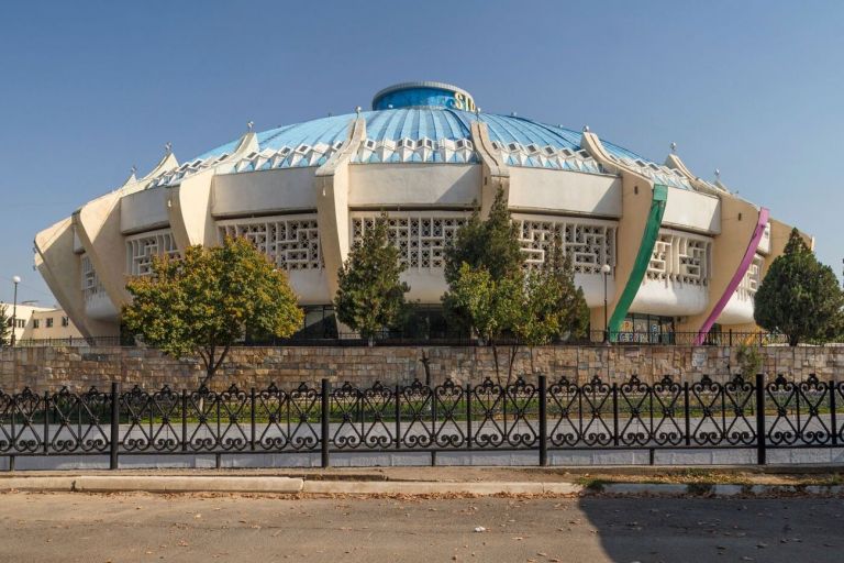 Circo (1976). Tashkent, Uzbekistan. Photo Roberto Conte, da Soviet Asia, pubblicato da FUEL