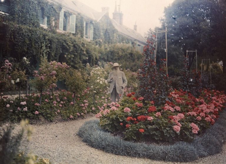 Claude Monet in front of his house in Giverny, 1921, Musée d’Orsay, Paris