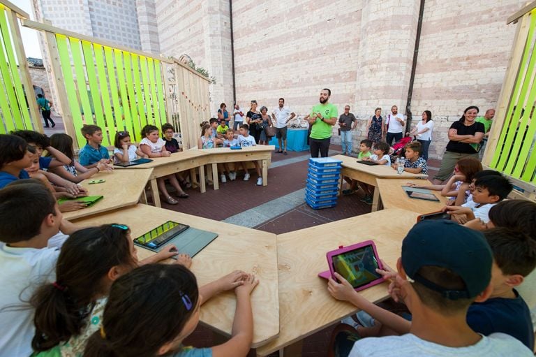 L’installazione di Open Design School per UniversoAssisi 2019, Basilica di Santa Chiara – Assisi. Foto Federica Zanella