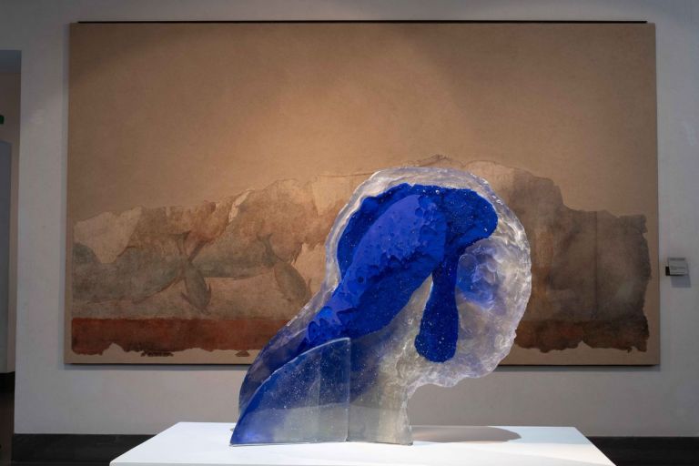 Diego Perrone, La notte all'indietro pesa, exhibition view at Museo Nazionale Romano 2019. Photo Giorgio Benni