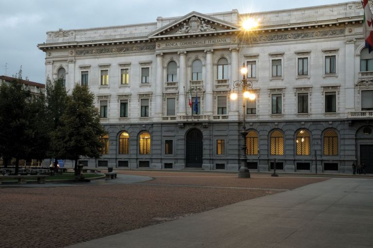 Facciata delle Gallerie d’Italia, Piazza Scala, Milano