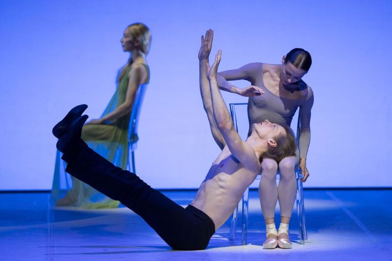 Hamburg Ballett, At Midnight. Photo © Zani Casadio