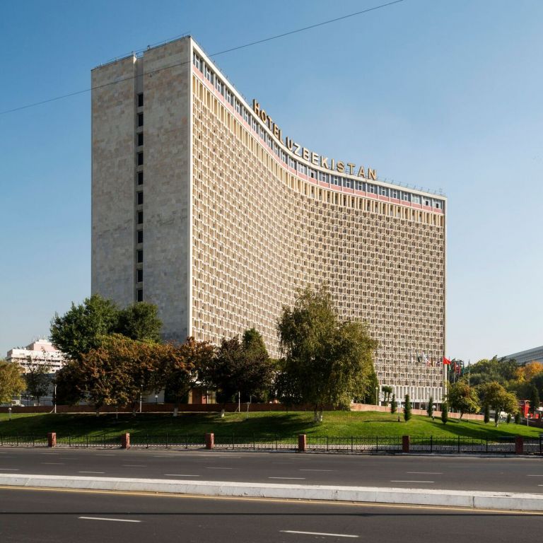 Hotel Uzbekistan (1974). Tashkent, Uzbekistan. Photo Stefano Perego, da Soviet Asia, pubblicato da FUEL