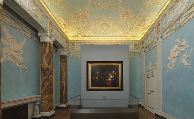 Interno delle Gallerie di Palazzo Zevallos Stigliano, Napoli, con l’opera di Caravaggio