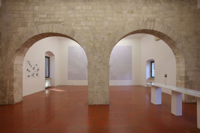 Mariatersa Sartori, Seguendo l'ordine del tempo, exhibition view at galleria Doppelganger, Bari 2019 Mariatersa Sartori, Seguendo l'ordine del tempo, exhibition view at galleria Doppelganger, Bari 2019