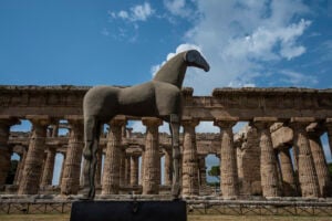 Mimmo Paladino e il cavallo di Paestum. La storia di un ritorno