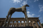 Mimmo Paladino, Il cavallo di Sabbia, 1999-2019, Parco Archeologico di Paestum