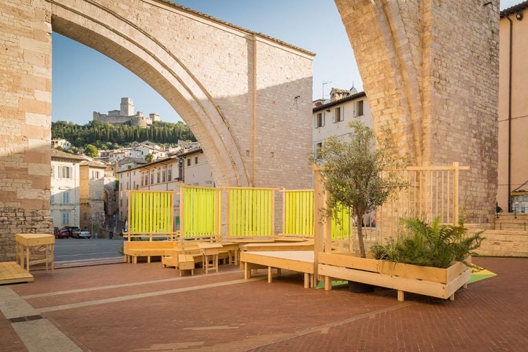 L’installazione di Open Design School per UniversoAssisi 2019, Basilica di Santa Chiara – Assisi. Foto Michael Marzi