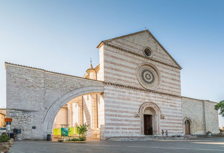 L’installazione di Open Design School per UniversoAssisi 2019, Basilica di Santa Chiara – Assisi. Foto Michael Marzi