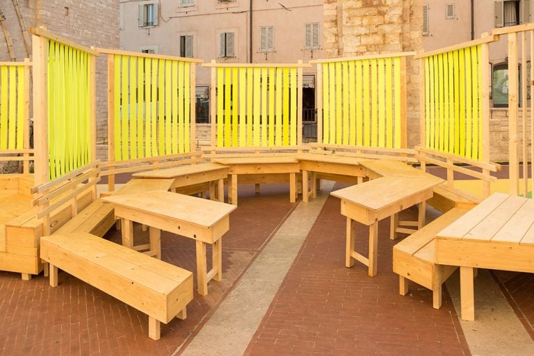 L’installazione di Open Design School per UniversoAssisi 2019, Basilica di Santa Chiara – Assisi. Foto Michael Marzi