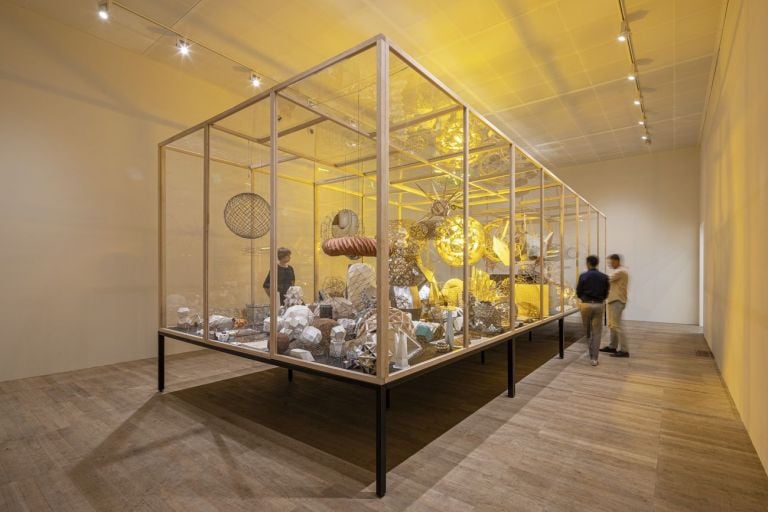 Olafur Eliasson in collaborazione con Einar Thorsteinn, Model Room, 2003. Installation view at Tate Modern, Londra 2019. Photo Anders Sune Berg. Moderna Museet, Stoccolma © 2003 Olafur Eliasson