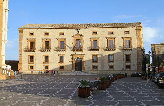 Palazzo Trigona della Floresta e di San Cono. Museo della città e del territorio, Piazza Armerina