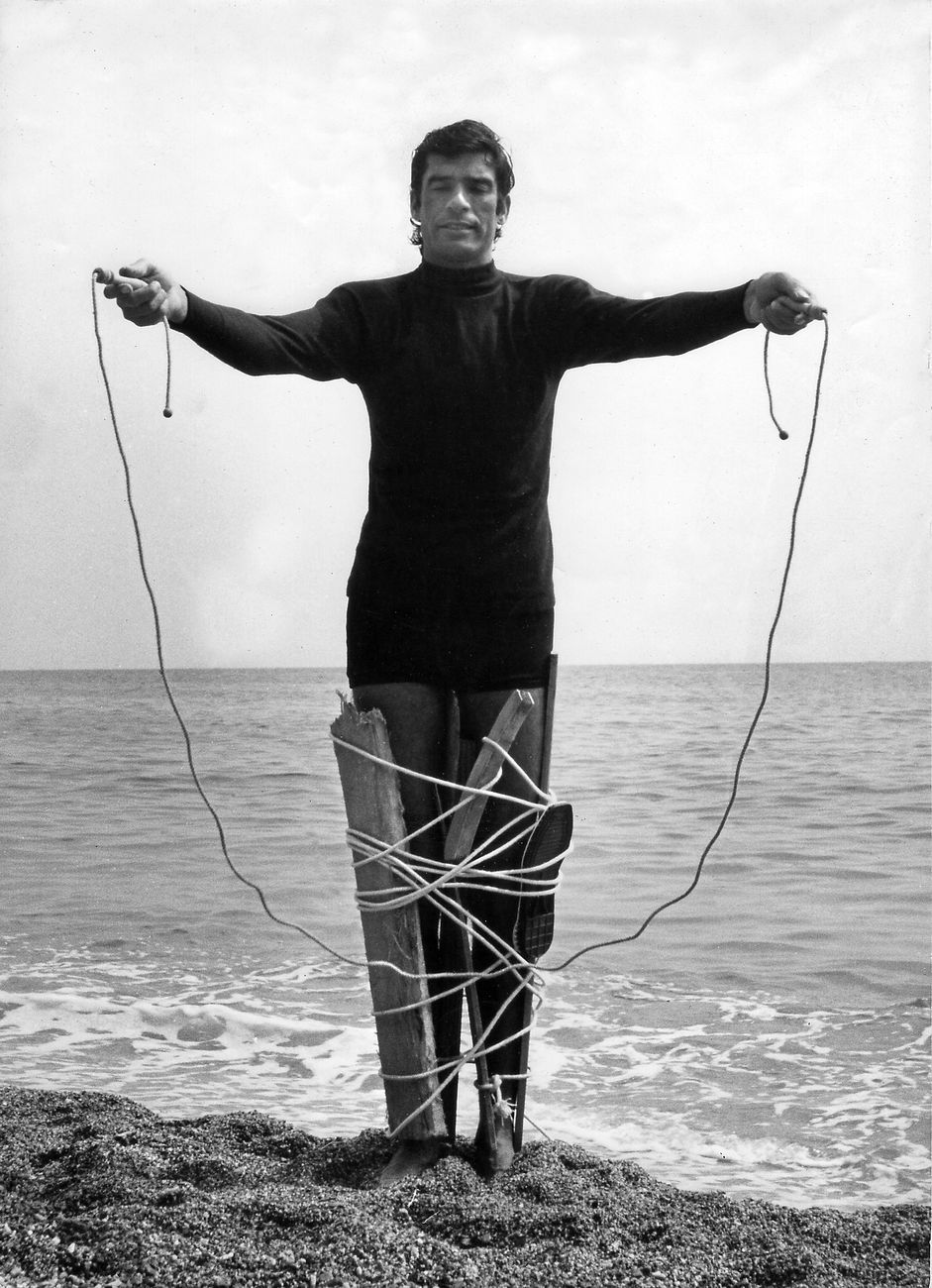 Renato Mambor, Saltare la corda, 1969, stampa fotografica