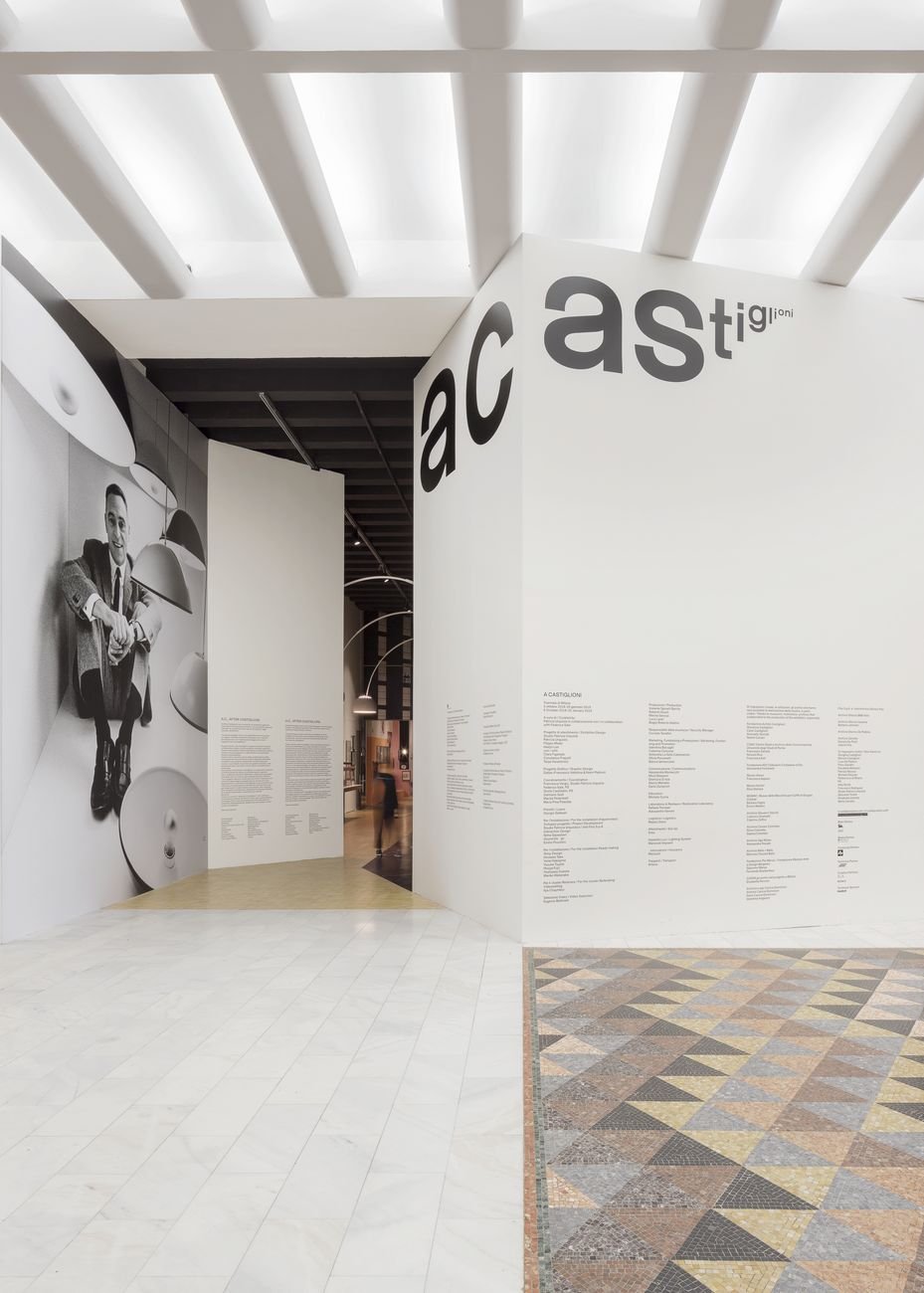 Studio Dallas, Grafica allestitiva della mostra A Castiglioni, Triennale di Milano, 2018