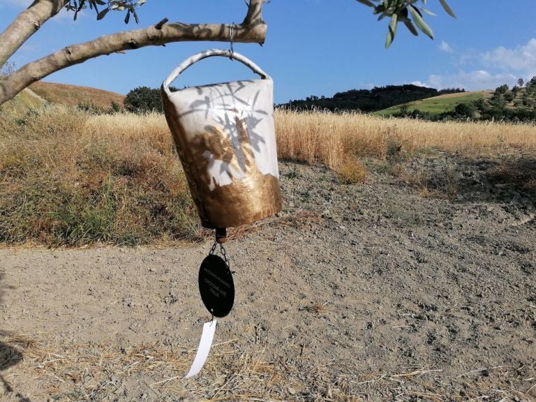 Yuval Avital, Il Giardino dei Sonagli, 2019. MULINUM, San Floro. Photo Giovanni Viceconte