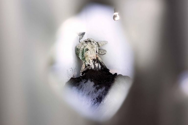 g.olmostuppia, Head, 2019, installazione per Désolé, cm 47x19x52